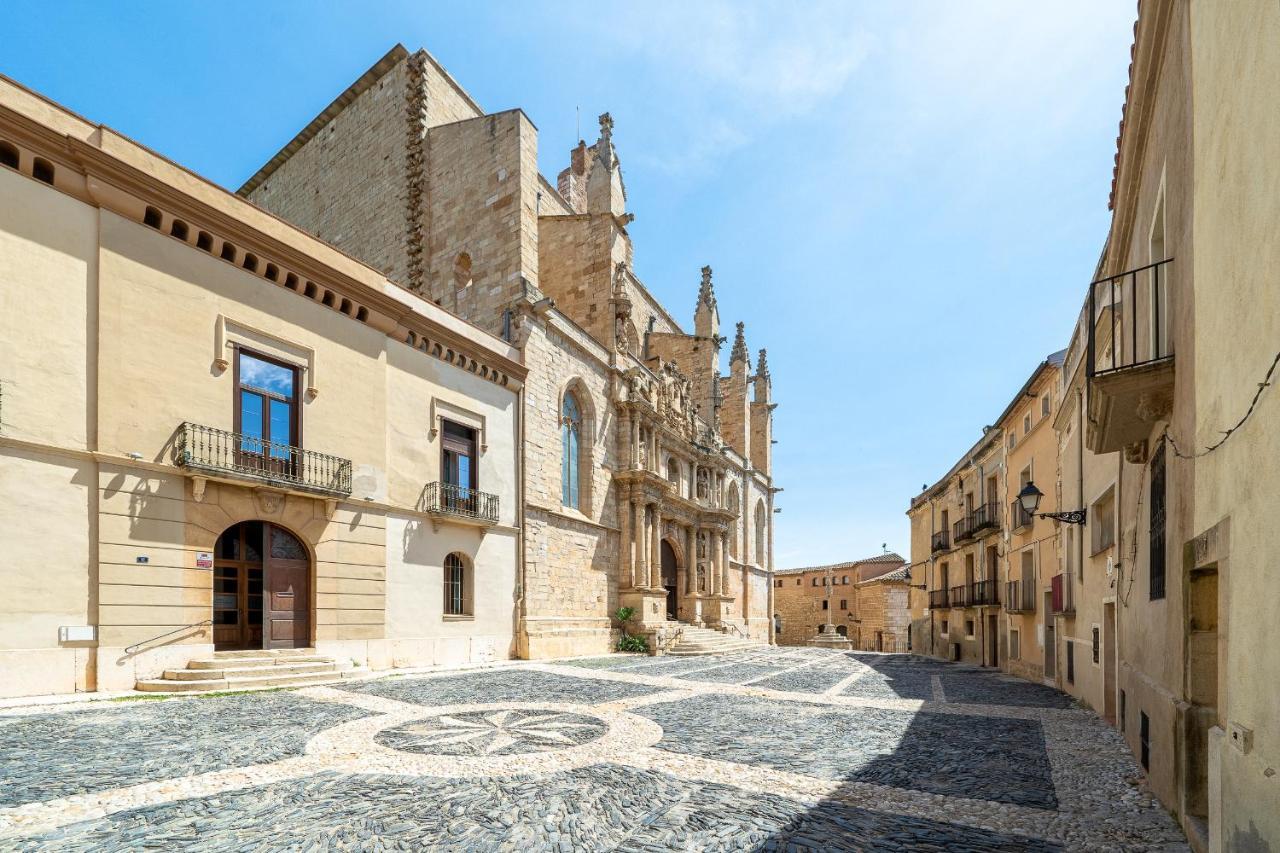 Hauzify I Vila Ducal Montblanc Buitenkant foto